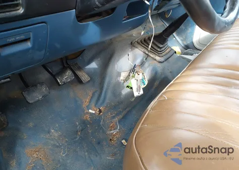 1995 Ford F350 z USA, uszkodzony, nr VIN 1FDJF37H1SNA36457